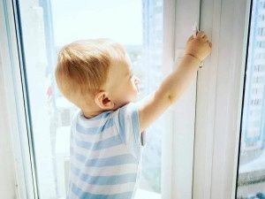 Открытое окно — угроза для ребенка. О важности домашней безопасности для детей (от 27.06.2024)